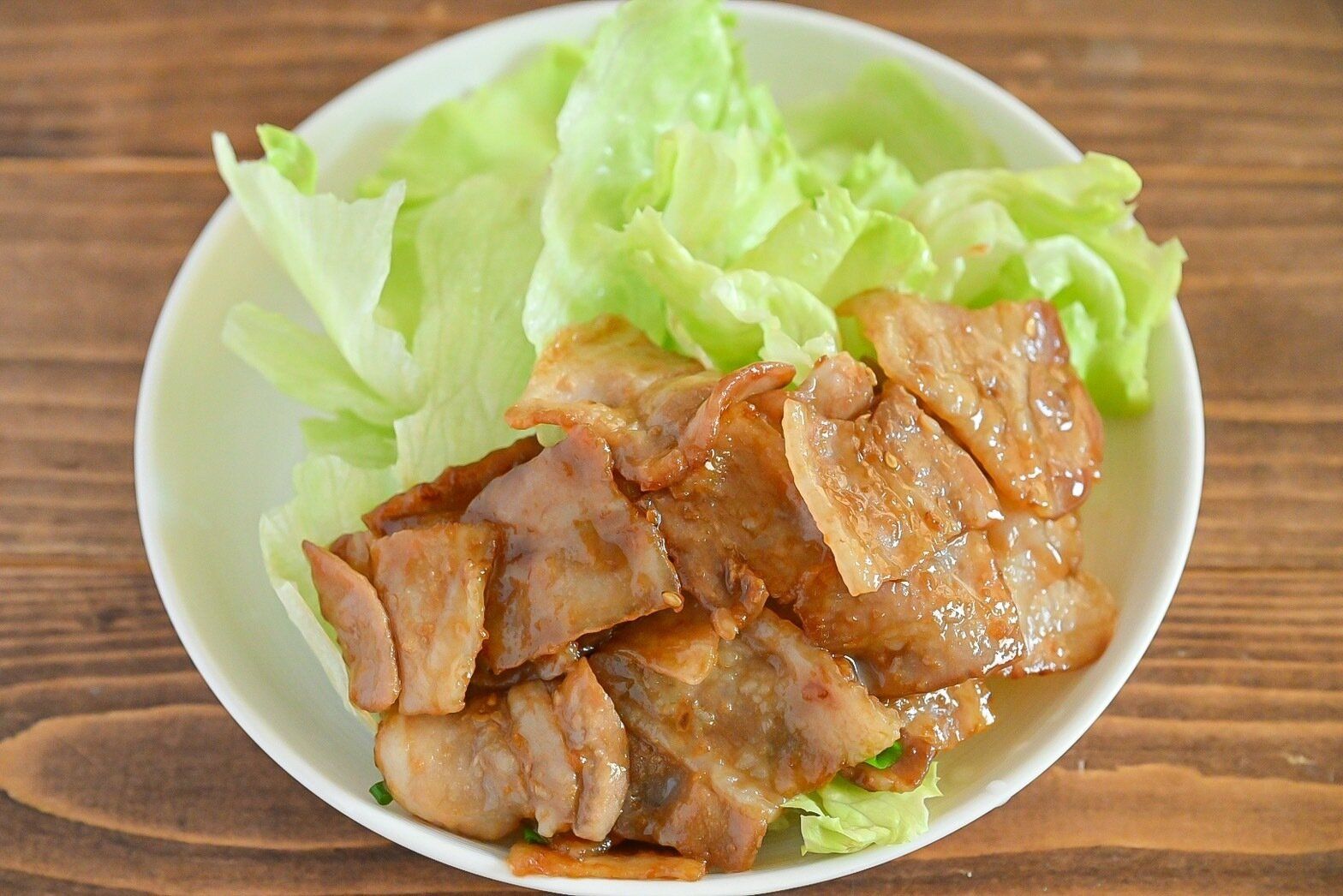 バカッタレ丼の肉のサラダ