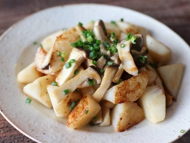 簡単人気エリンギのレシピ めんつゆバター炒め