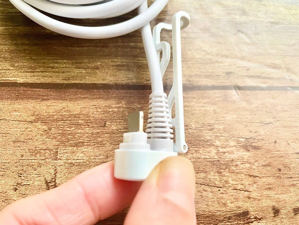 U字型ケーブルでスマホに負担なし