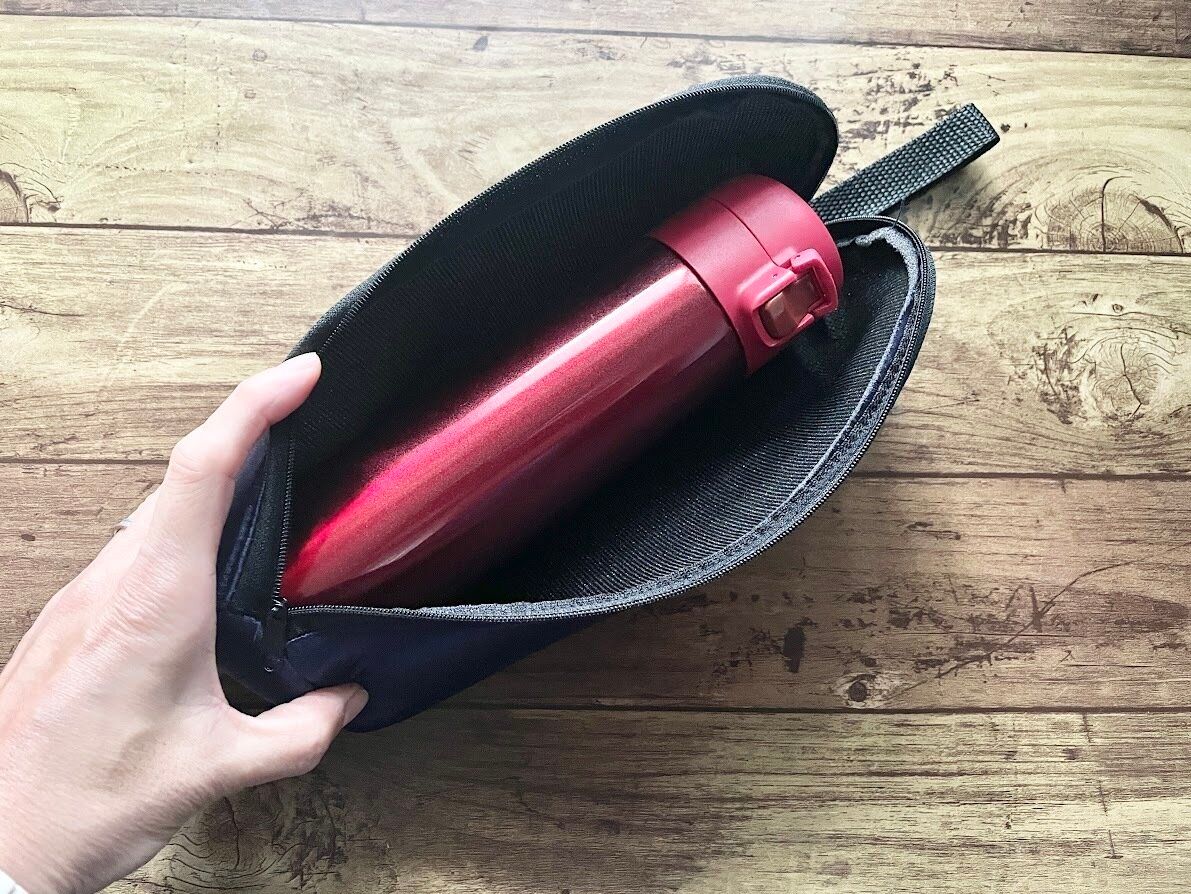 500mlのステンレス水筒も入れられる