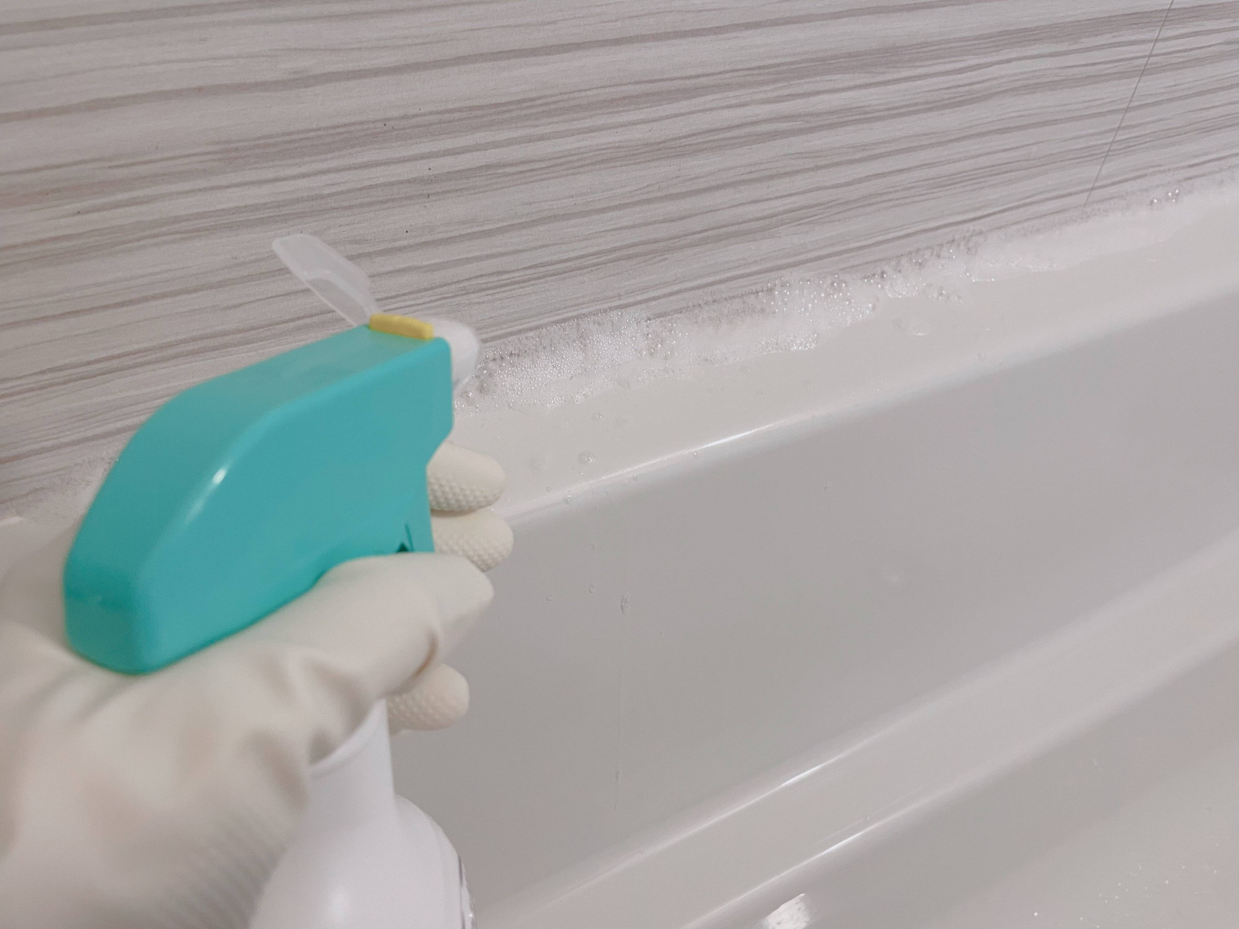 風呂フタ掃除とゴムパッキンは泡ハイターをかけて流すだけ