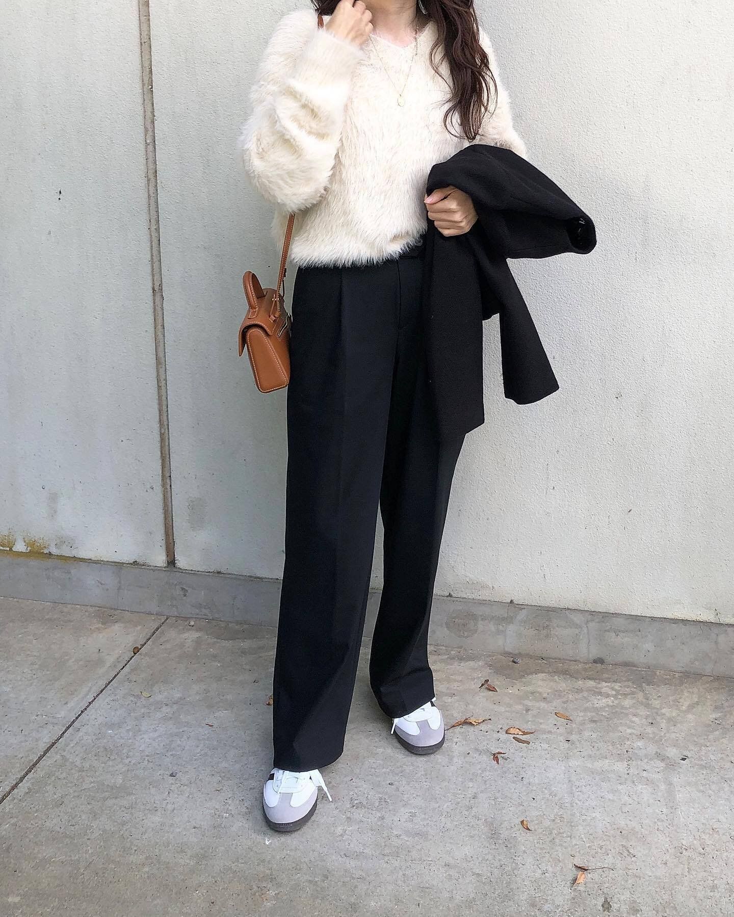 ママ友との集まりに！今年らしさ満点の華やかコーデ