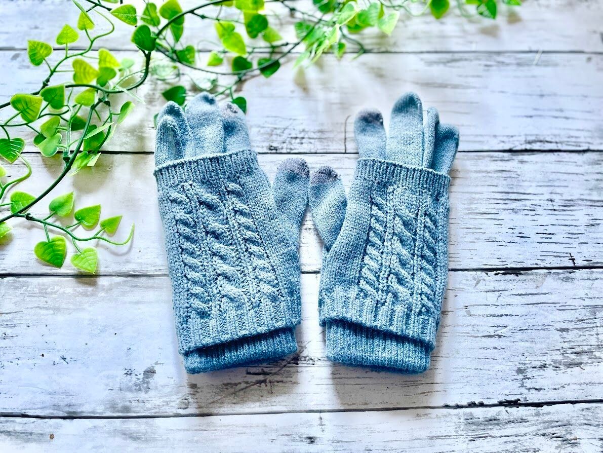 ケーブル編みがオシャレな手袋