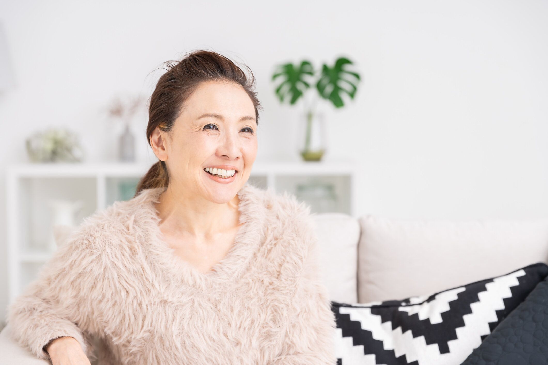 笑顔の高齢女性