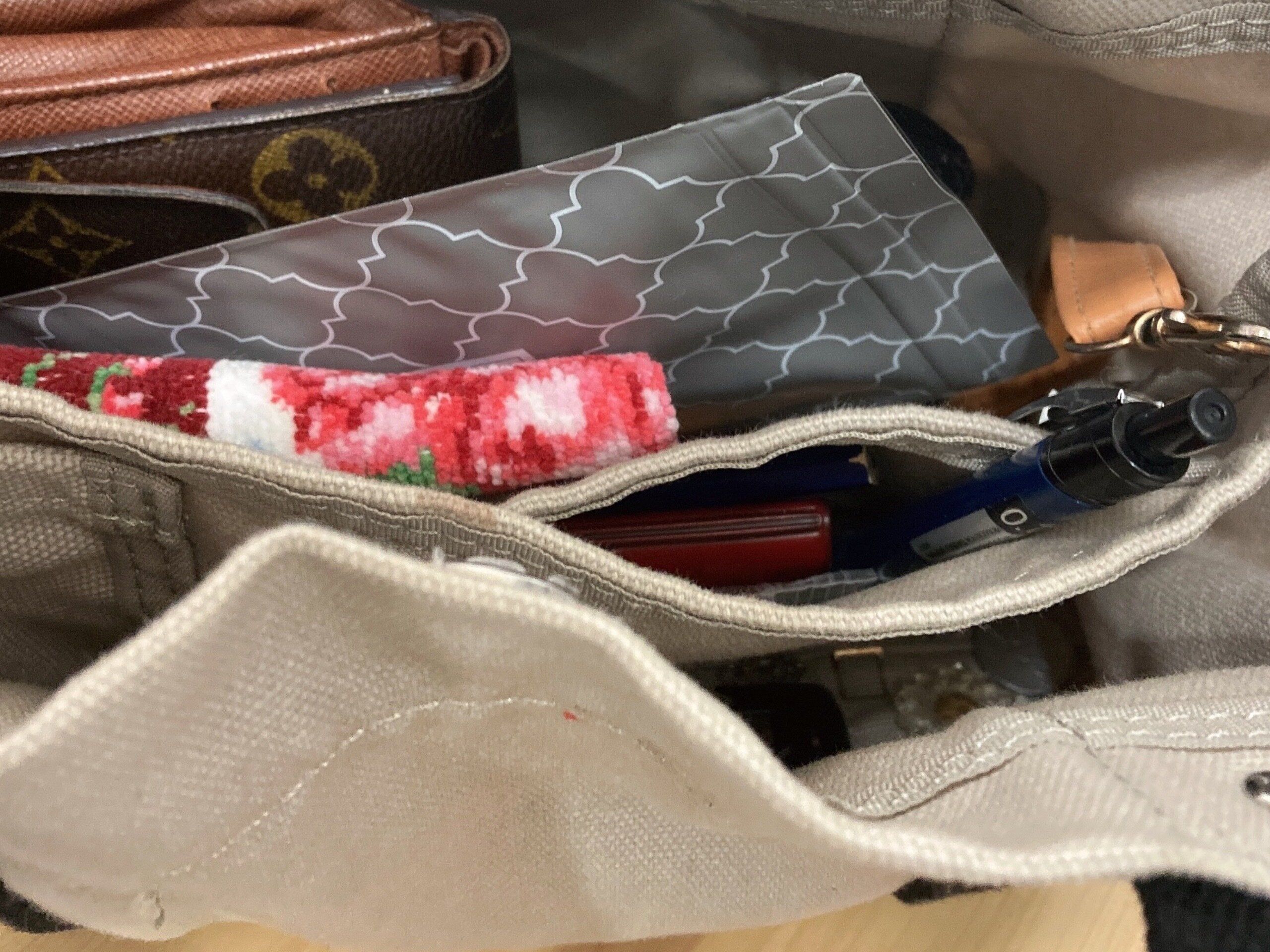 100均のポケットティッシュケース