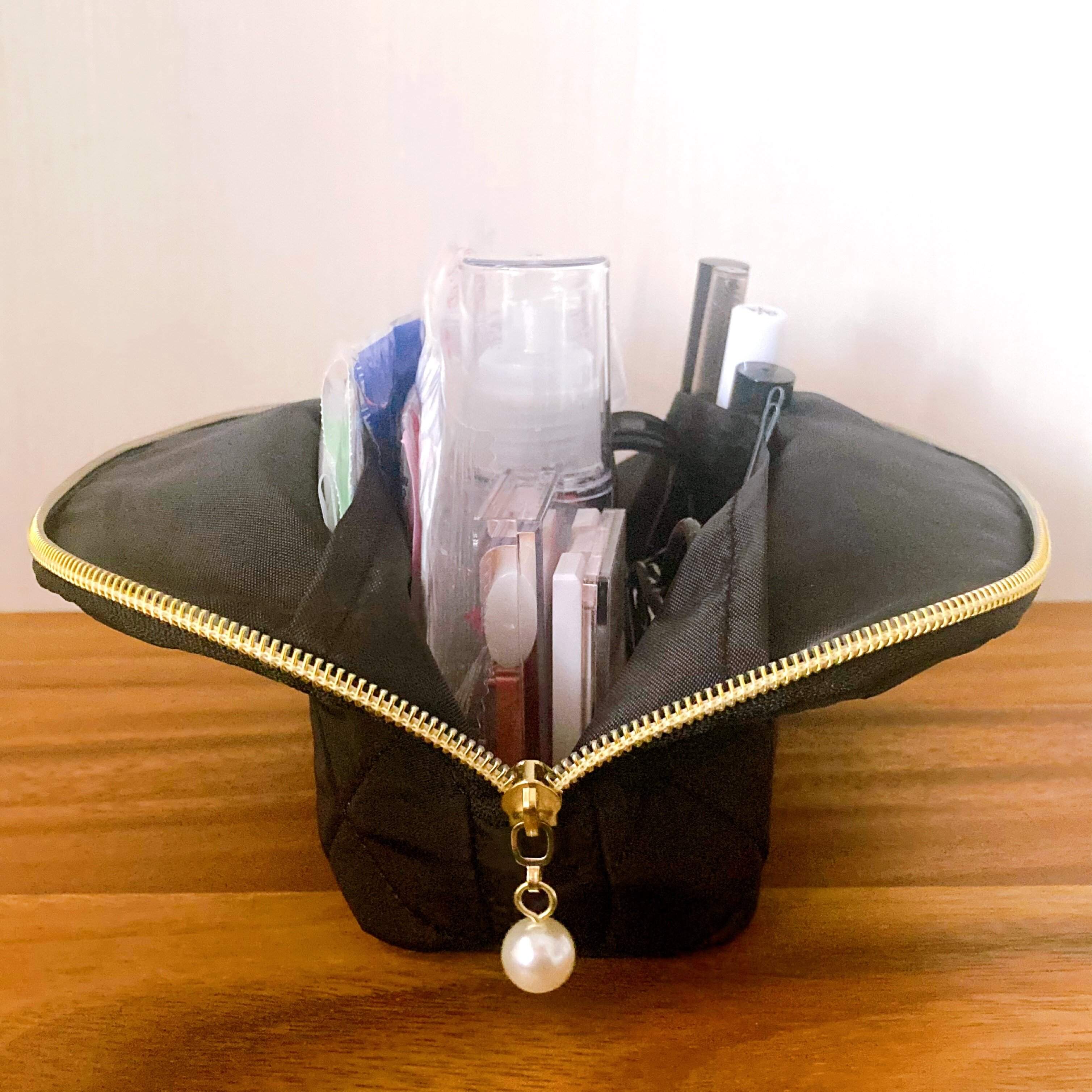 口が大きく開く