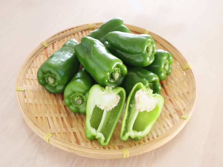捨てないで！じつはピーマンの「種」と「ヘタ」はおいしく食べられる部分だった