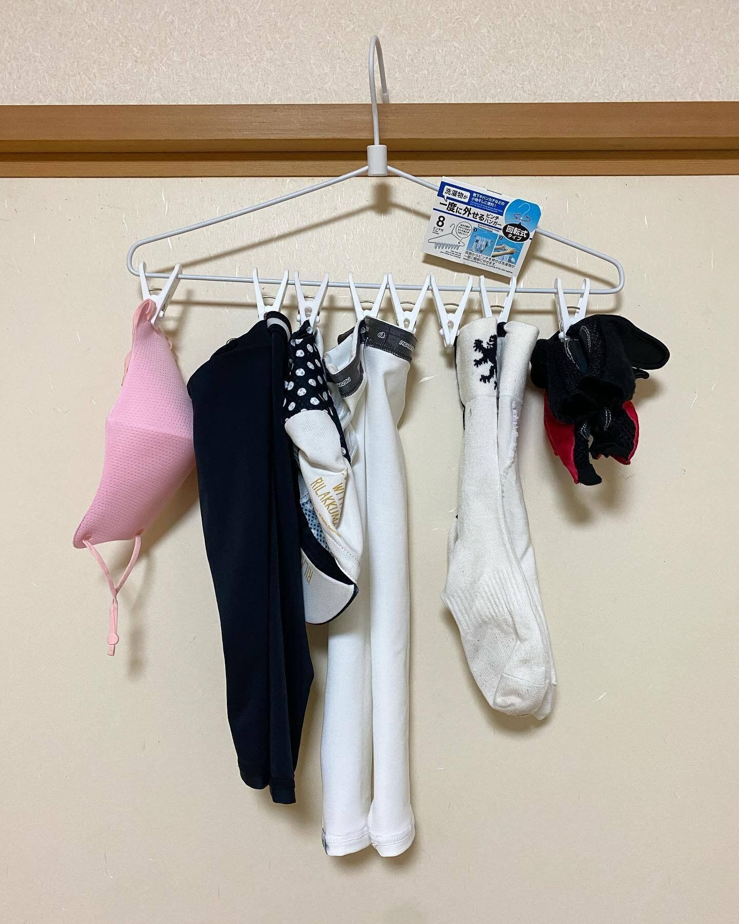 こまごました小物もハンガー収納できる！