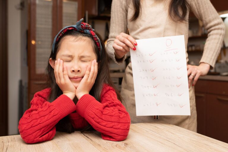 思春期の子どもに言ってない？「遊んでないで勉強しなさい！」を避けるべき本当の理由