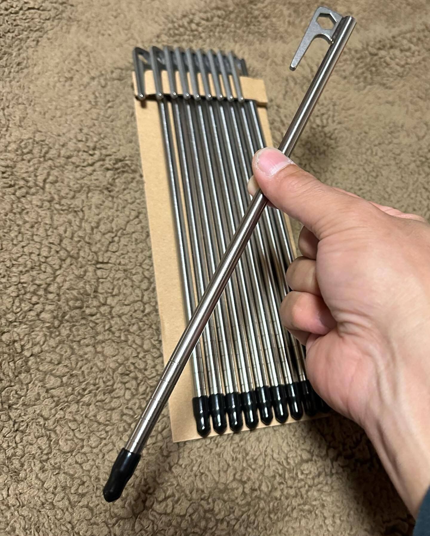 【ワークマン】ひとつ持っておくと便利!「チタン合金ペグ」