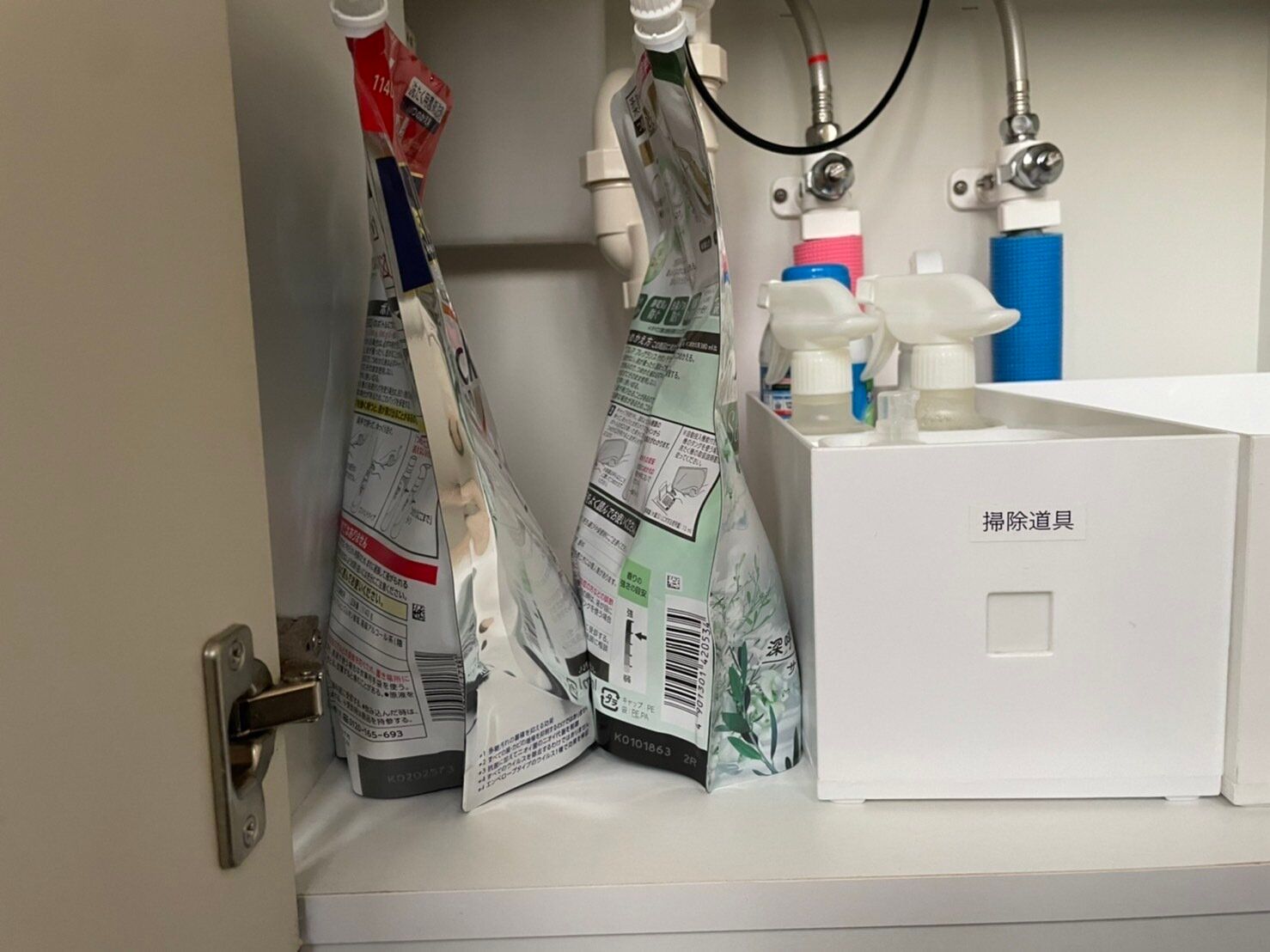 意外と置き場所に悩む「詰め替え洗剤」のストック、正解がセリアにありました！