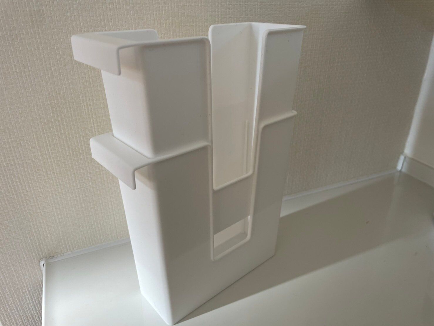 意外と置き場所に悩む「詰め替え洗剤」のストック、正解がセリアにありました！