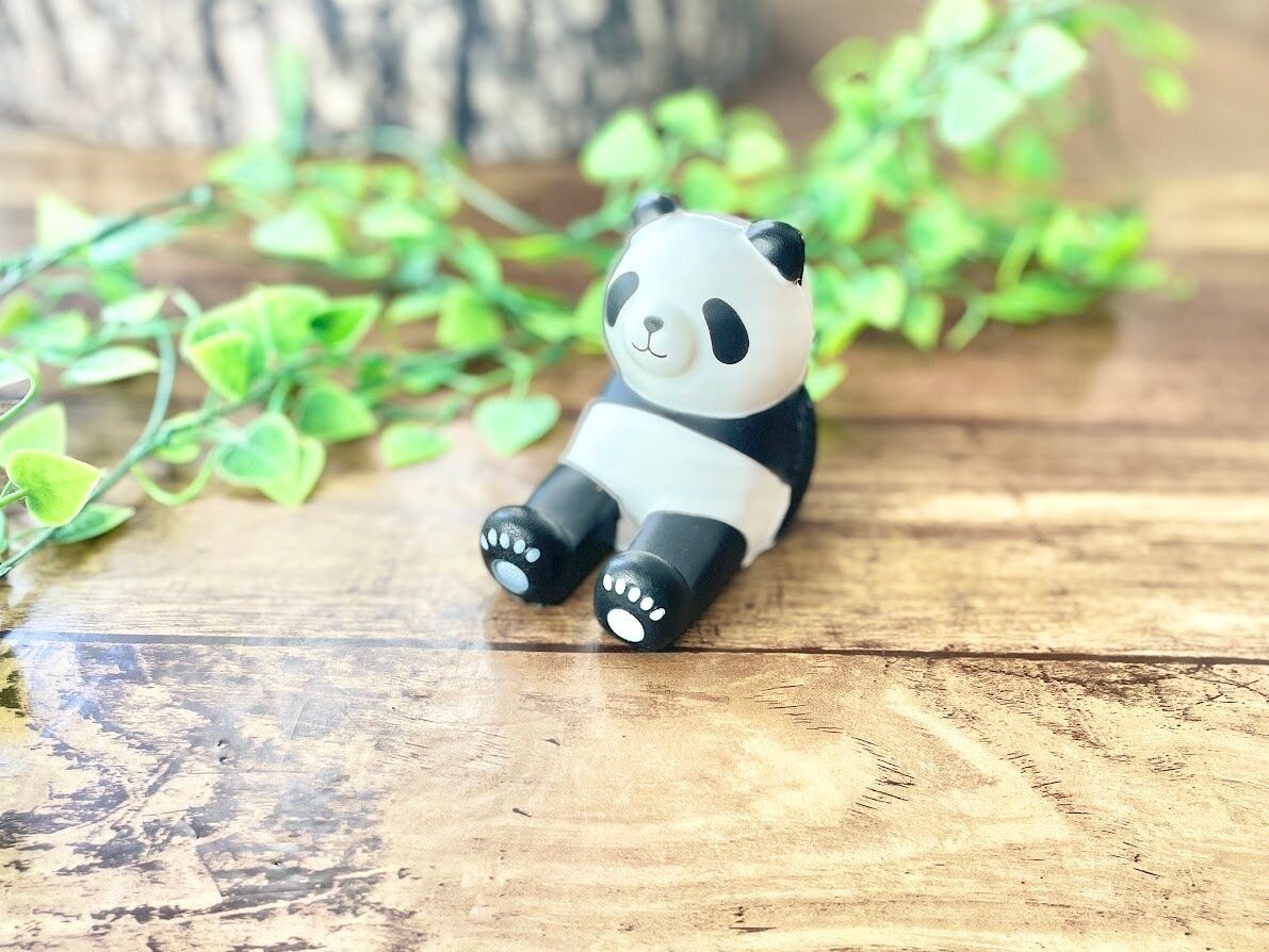 110円でイイんですか!?シンプルパンダがインテリアにもなるスマホアイテム