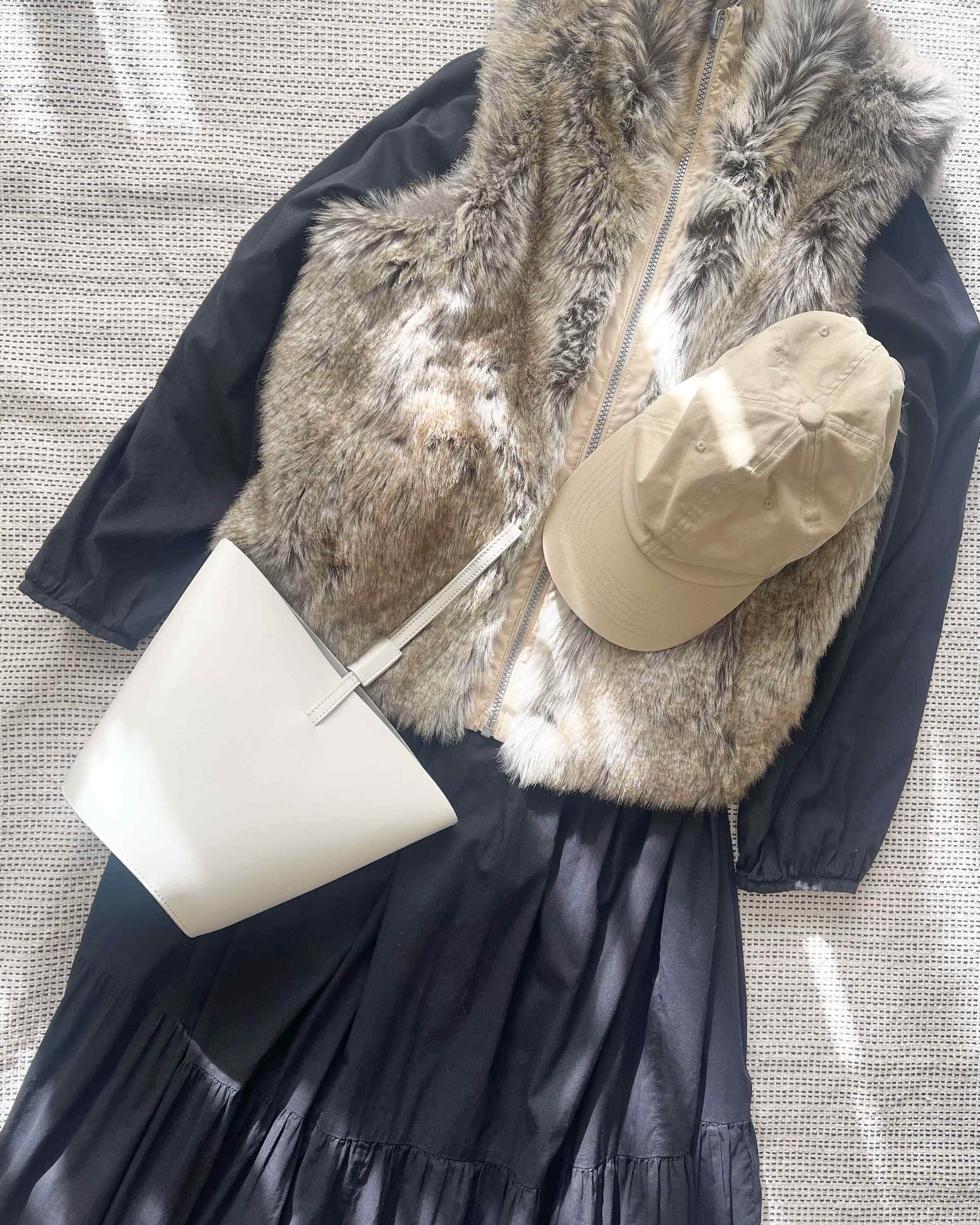 ベージュキャップとエコファーベスト