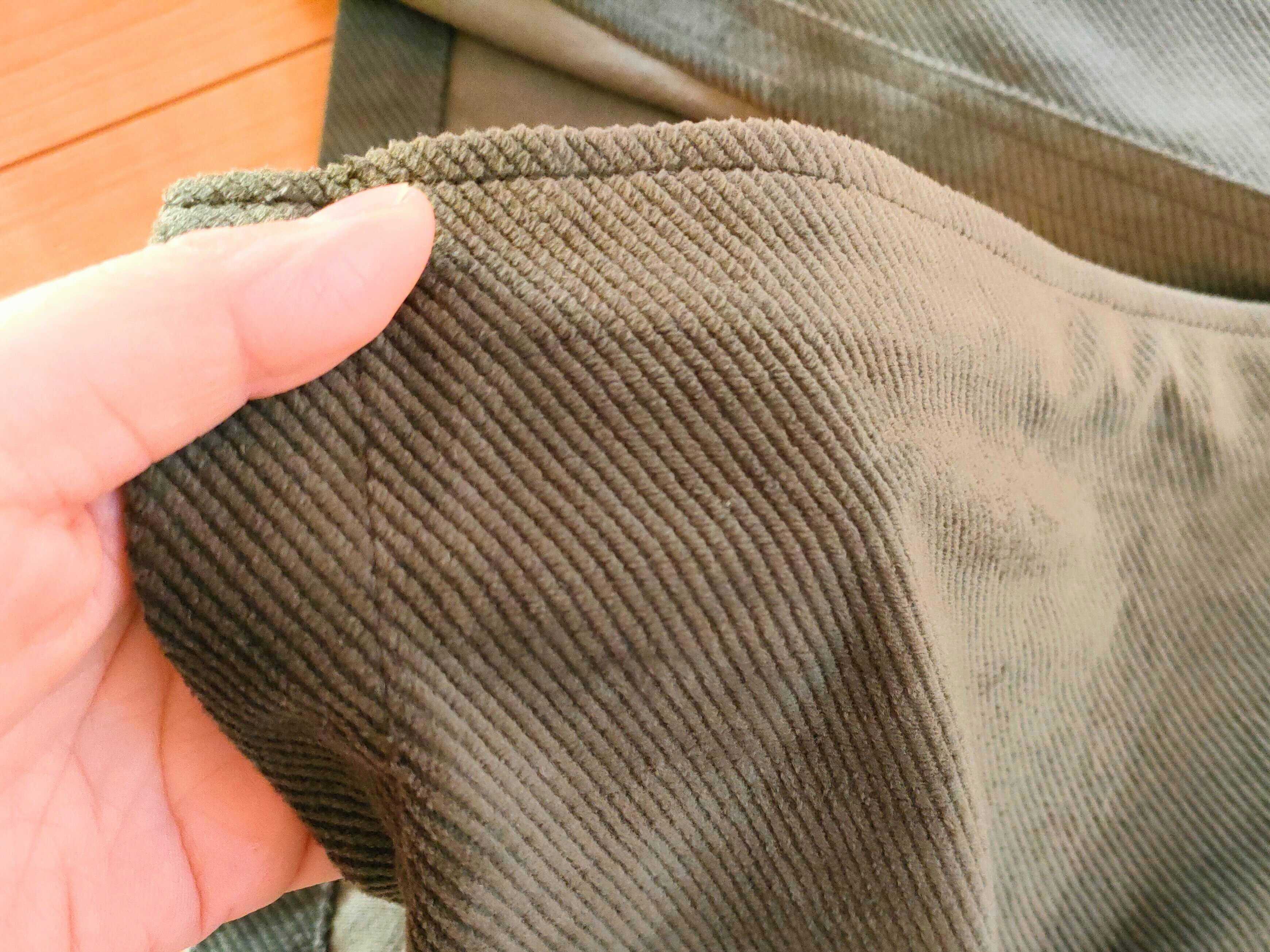 ツイル状の生地