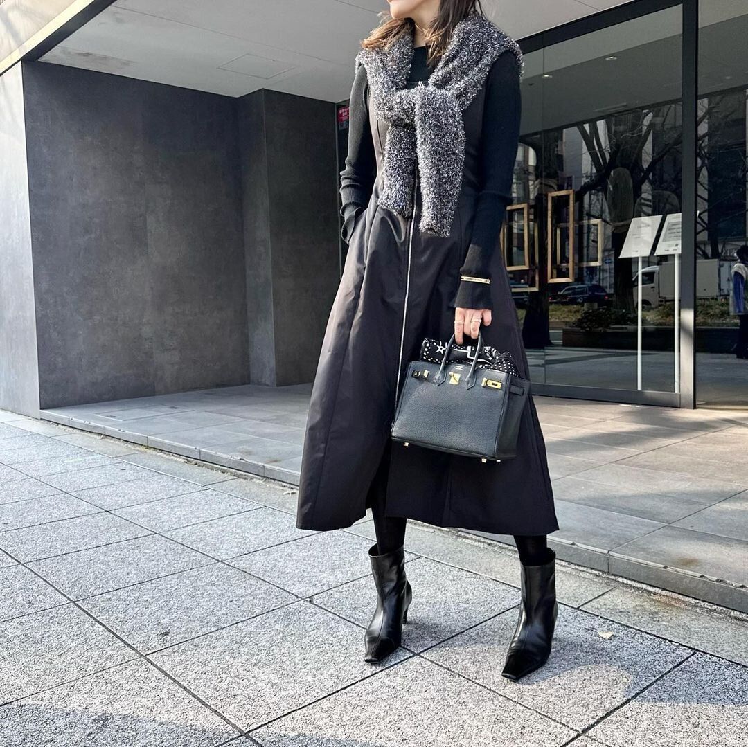 痩せ見え確実！オシャレ度もアップ！食べすぎても洗練見えが叶う「ブラックコーデ」5選