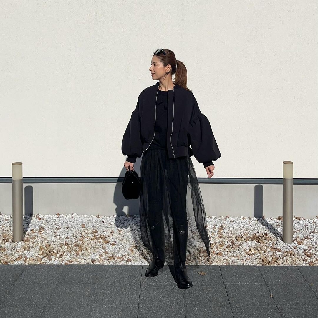 痩せ見え確実！オシャレ度もアップ！食べすぎても洗練見えが叶う「ブラックコーデ」5選