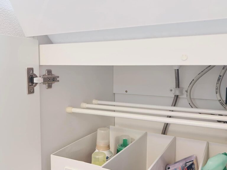 【整理収納のプロが解説】狭い洗面所を有効に活用する収納テク4選