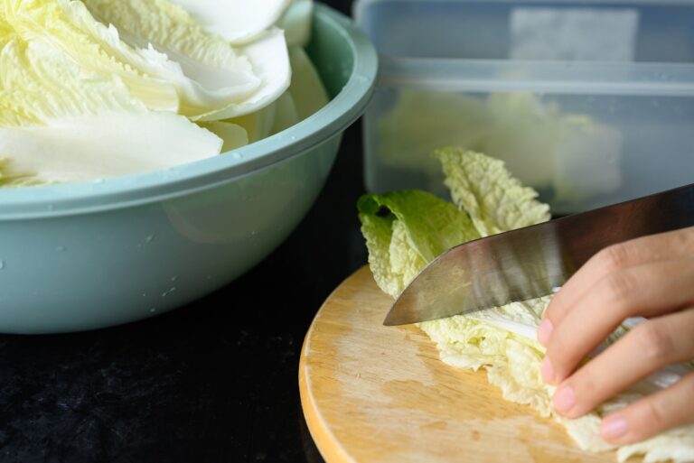 1本を一気に『ゆで大根』1/2株まとめて『塩白菜』平日ラクする下ごしらえ