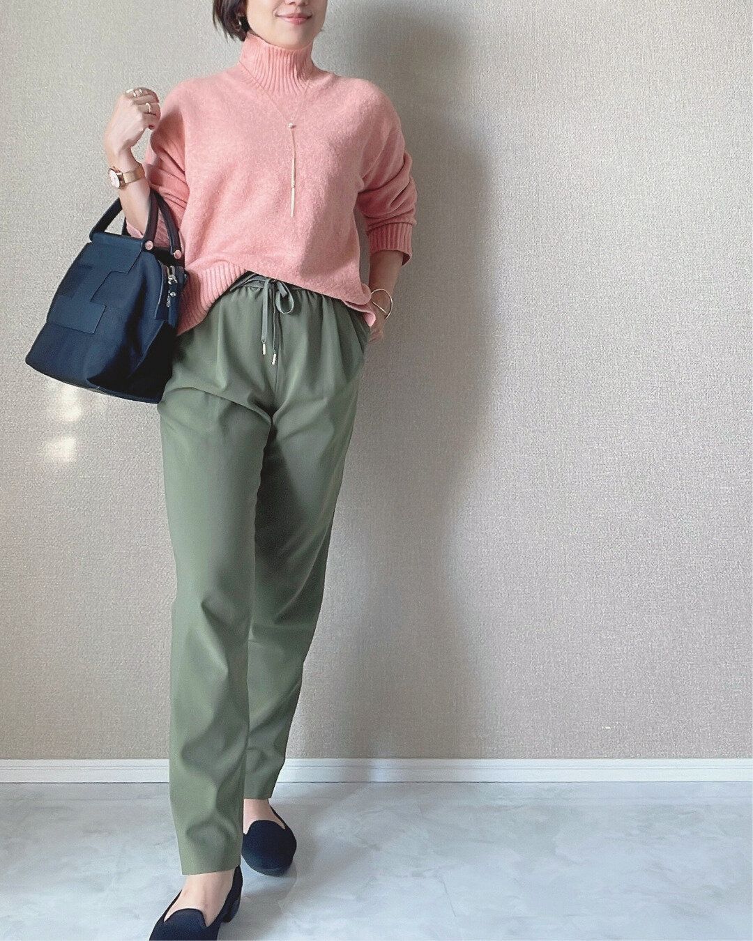 スフレヤーンハイネックセーター　着こなし