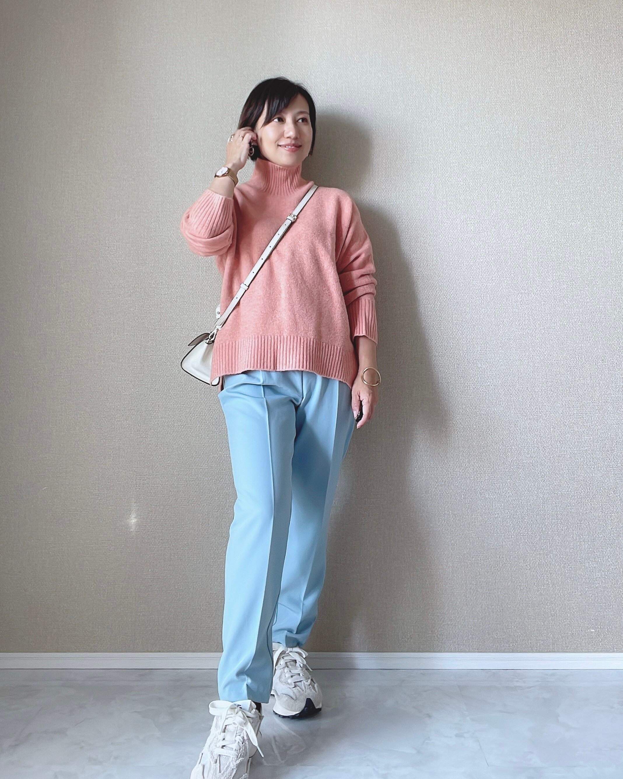 スフレヤーンハイネックセーター　着こなし