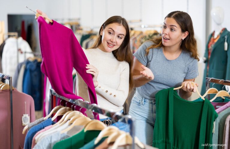 【スタイリストが伝える】似合う服ってどうやったらわかるの？