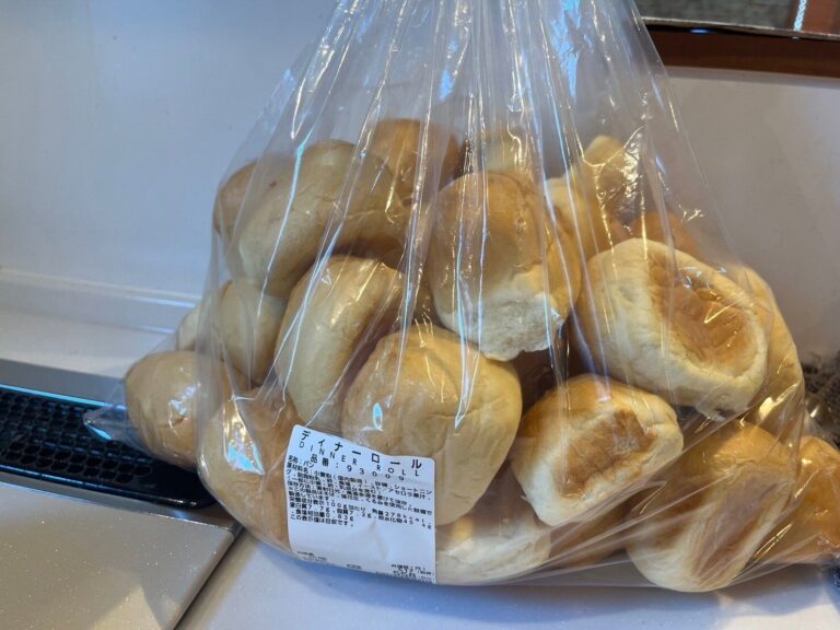 【コストコ】冷凍庫に眠ってない？余ったディナーロールの意外な使い道