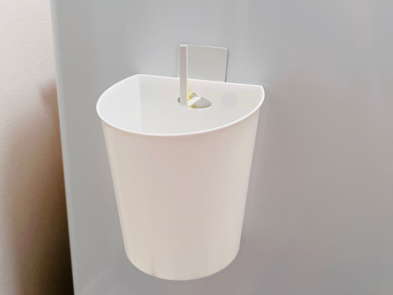 狭い洗面所を有効に活用する収納テク