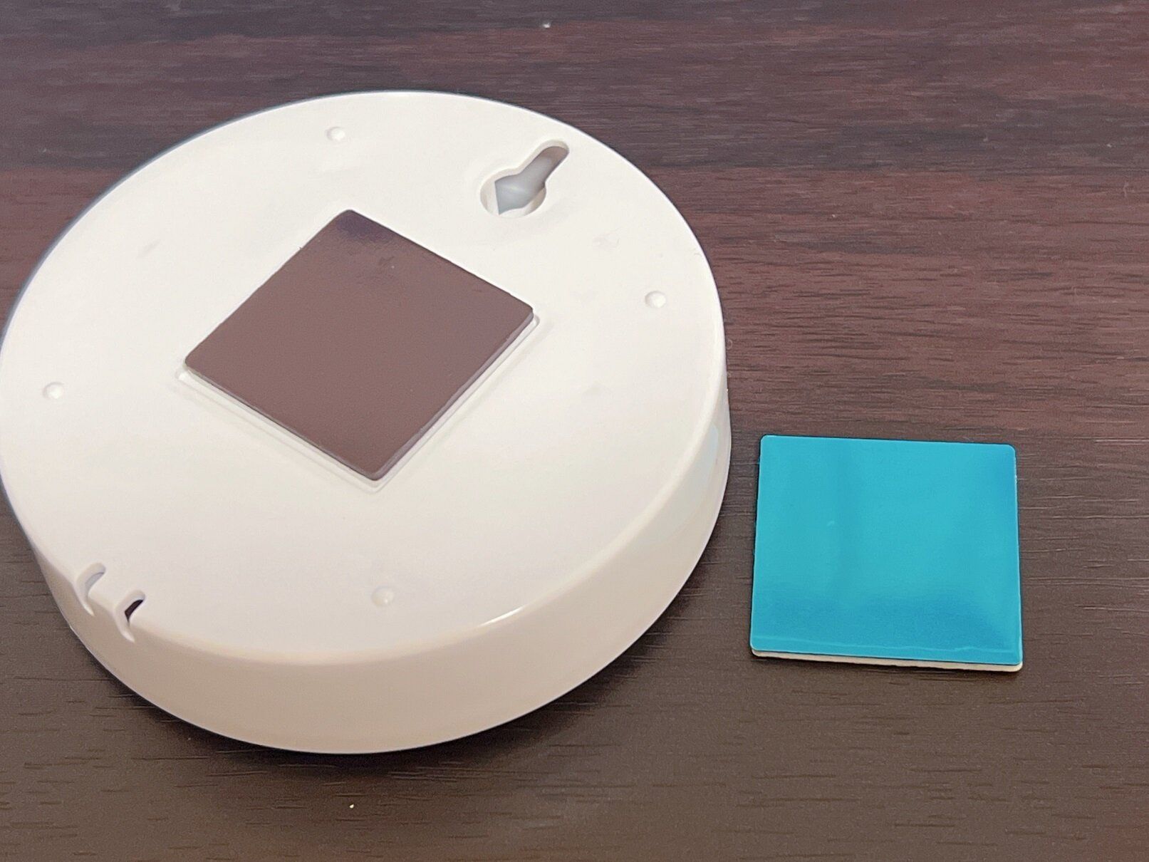 【ダイソー】300円で買えちゃっていいの!?充電式センサーライトが優秀すぎ