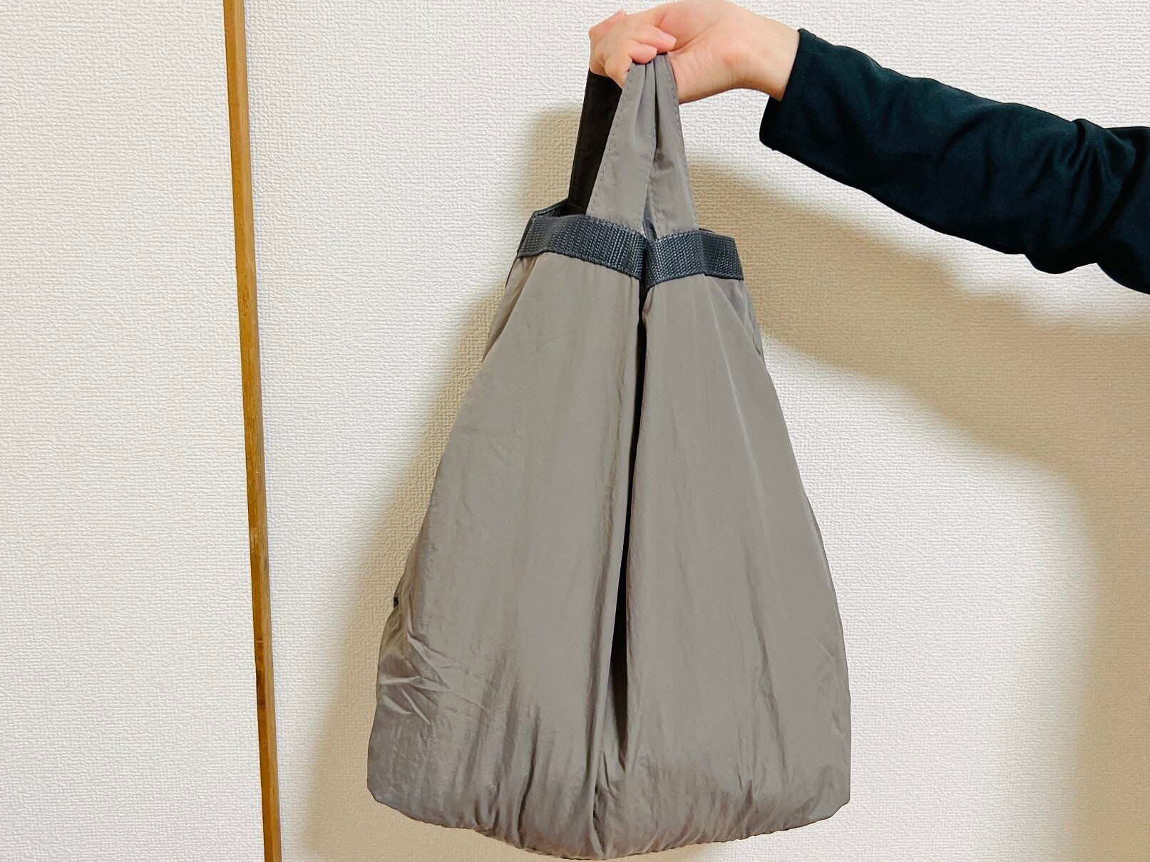 【3COINS】2WAYなうえに手のひらサイズにもなる「エコバッグ」が便利すぎ！