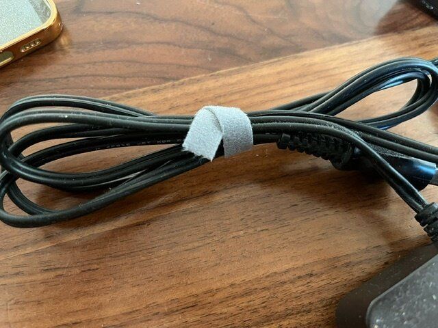 【ダイソー】これ便利！手でも切れる面ファスナーでごちゃごちゃがすっきり！