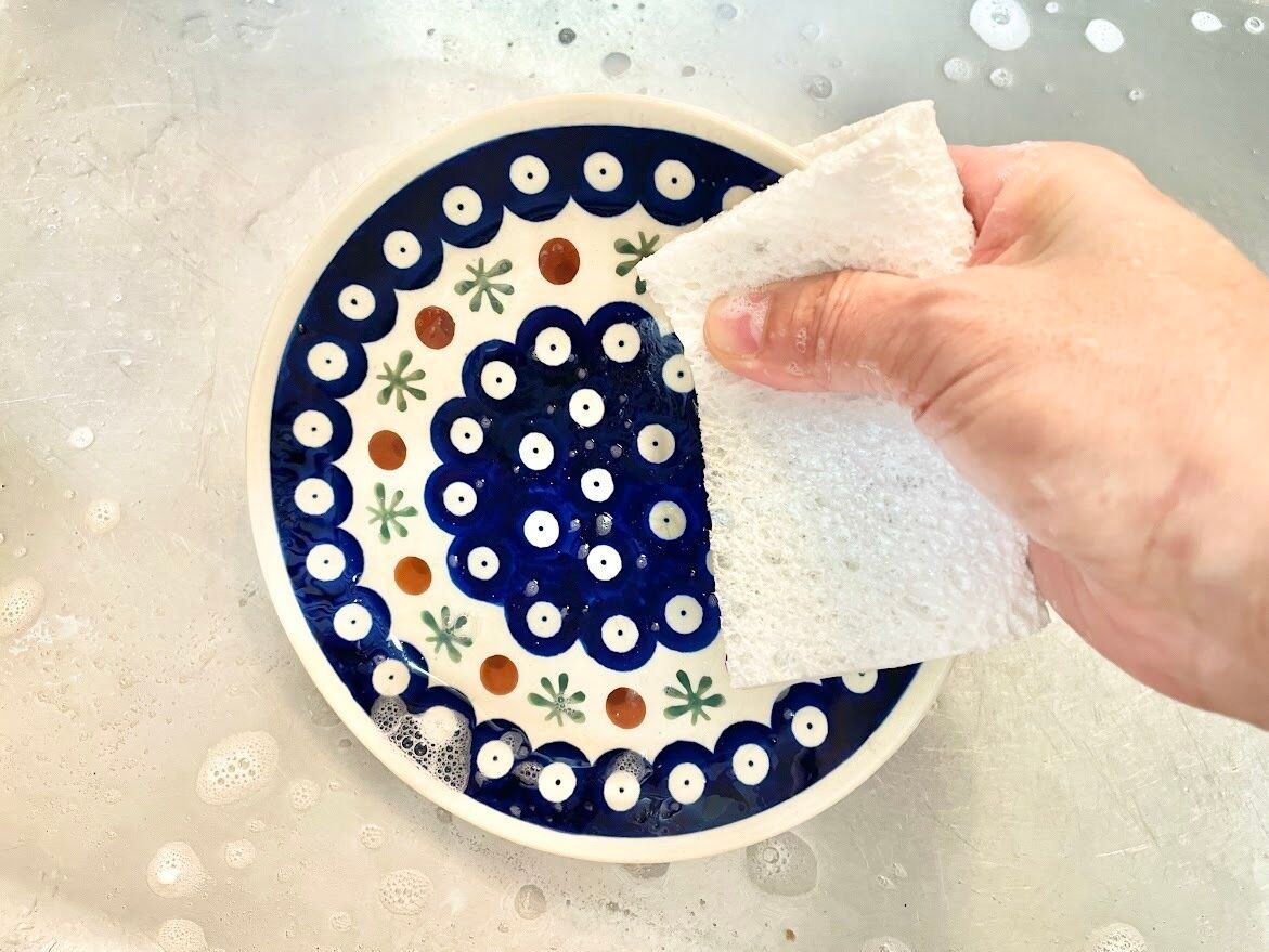 半分に切ってキッチンスポンジに