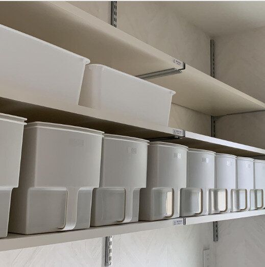 スリコの吊り戸棚ボックスはパントリーでも大活躍