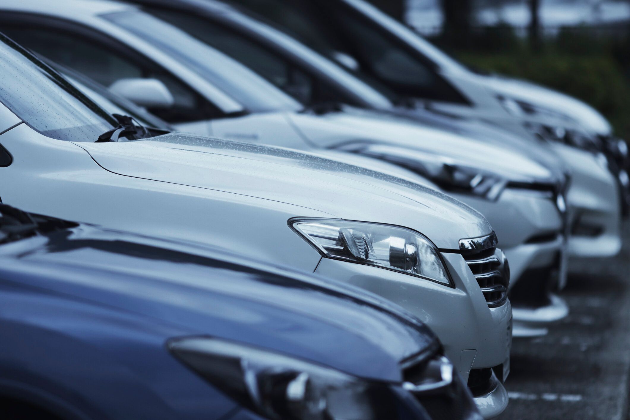 複数の駐車場の風景