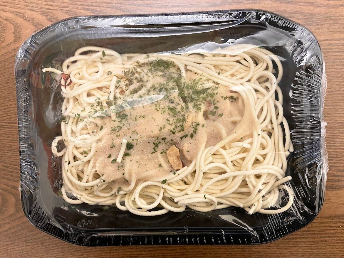 チンする前のにんにく18倍ペペロンチーノ