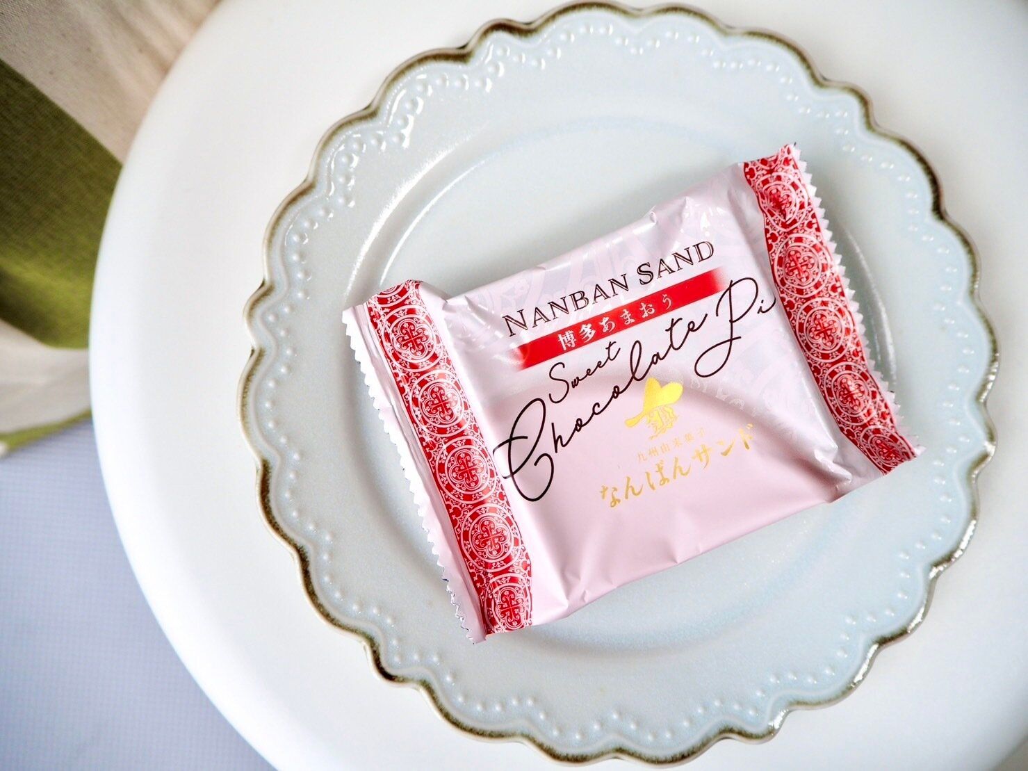 シャトレーゼ「なんばんショコラサンド 博多あまおう」商品写真