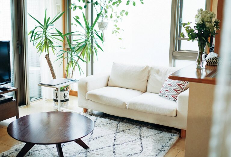 小さく暮らすシニアライフのパイオニアに聞く！豊かな老後のための捨て方