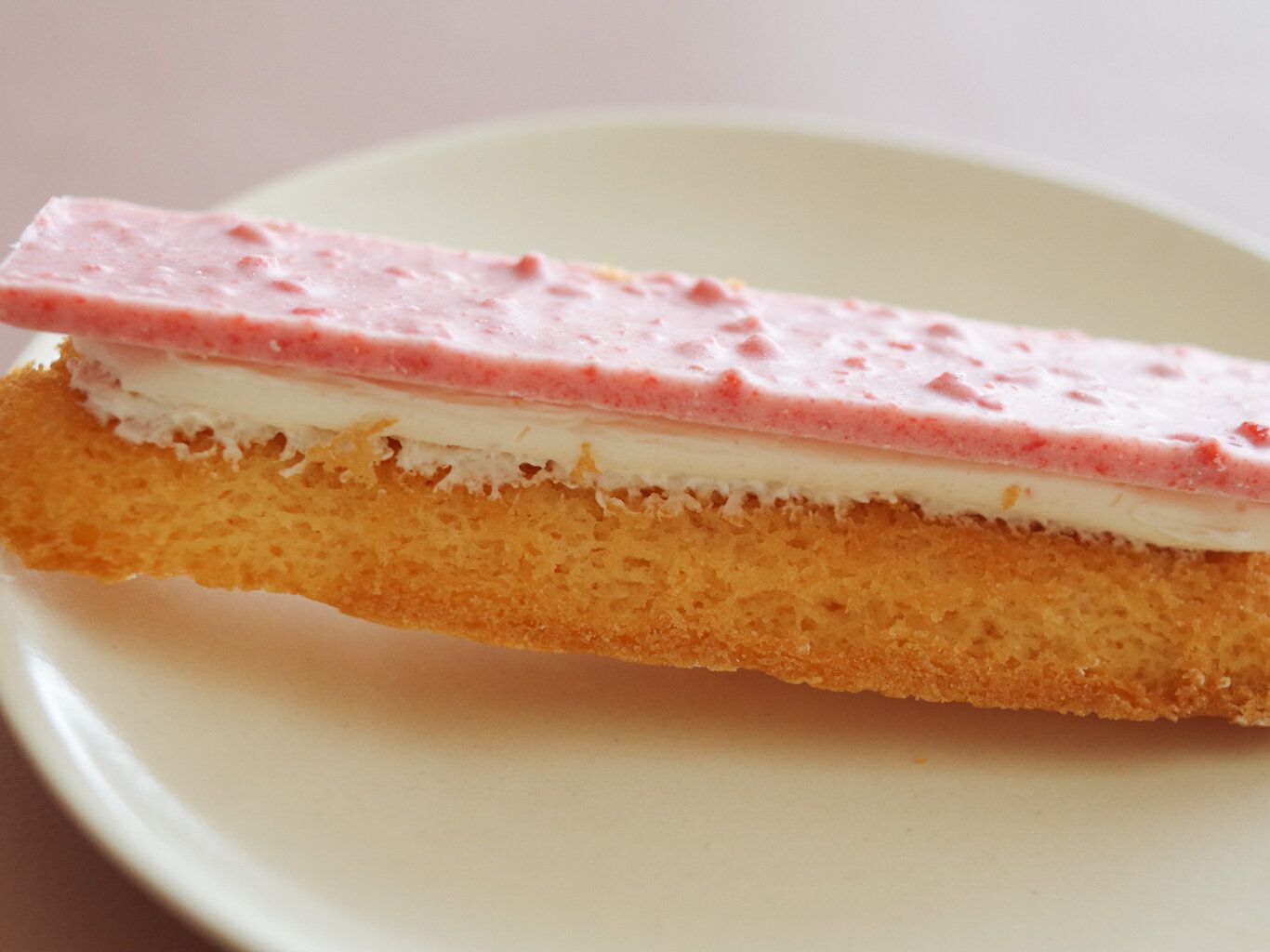 「ファミマのいちご狩り」スタート!ザクザク食感が絶品な“いちごのチョコサンド”実食レポ