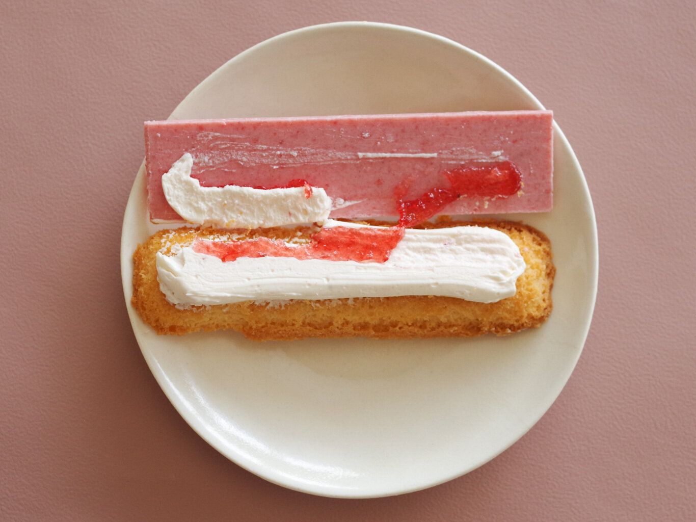 「ファミマのいちご狩り」スタート!ザクザク食感が絶品な“いちごのチョコサンド”実食レポ