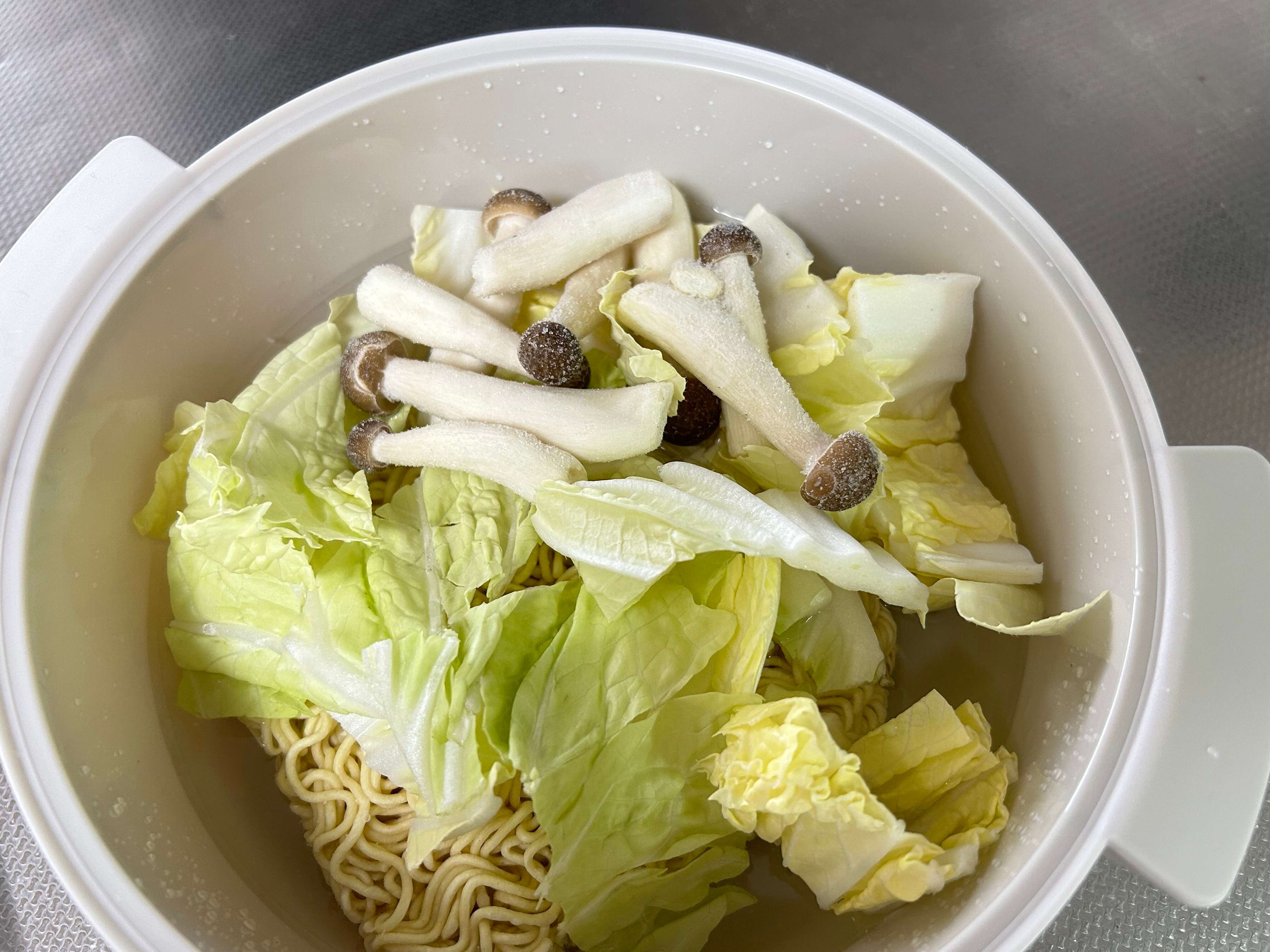 3coins　ビストロヌードル　調理中