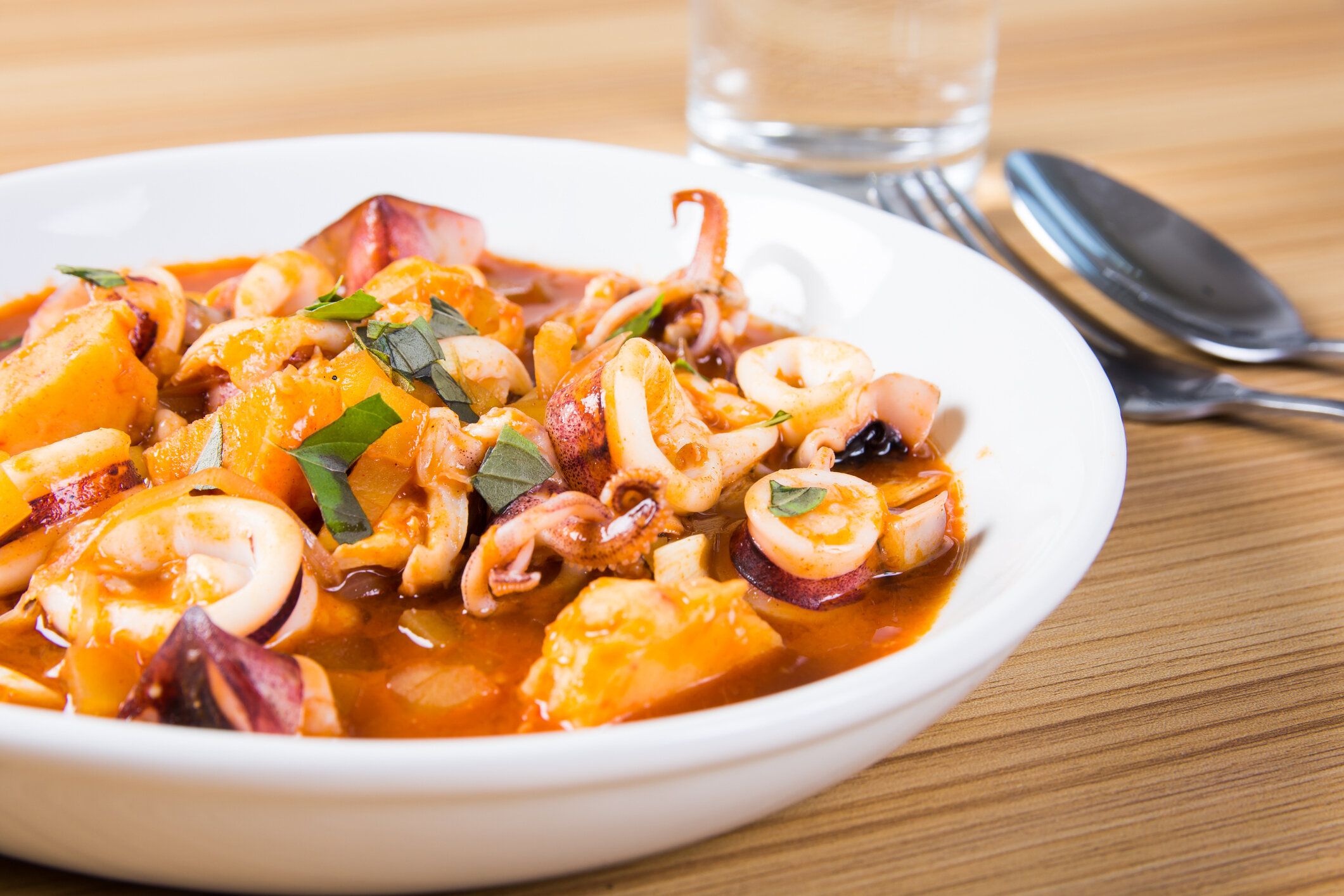 《イカを使った人気レシピ36選》簡単1品~本格的メイン料理まで一挙紹介! | サンキュ!