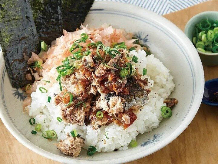 さば缶の梅おかか丼