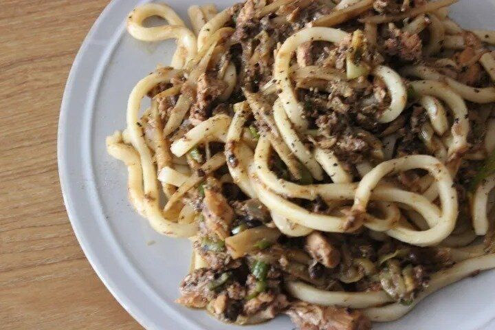 鯖缶の濃厚和え麺