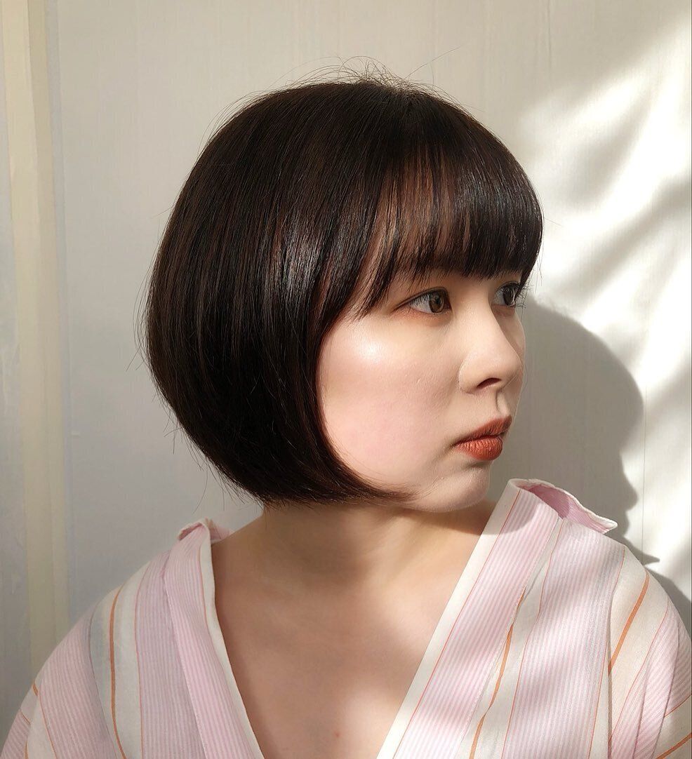 40代女性にもおすすめ!小顔効果もバッチリ!ツヤがあるひし形シルエットショート