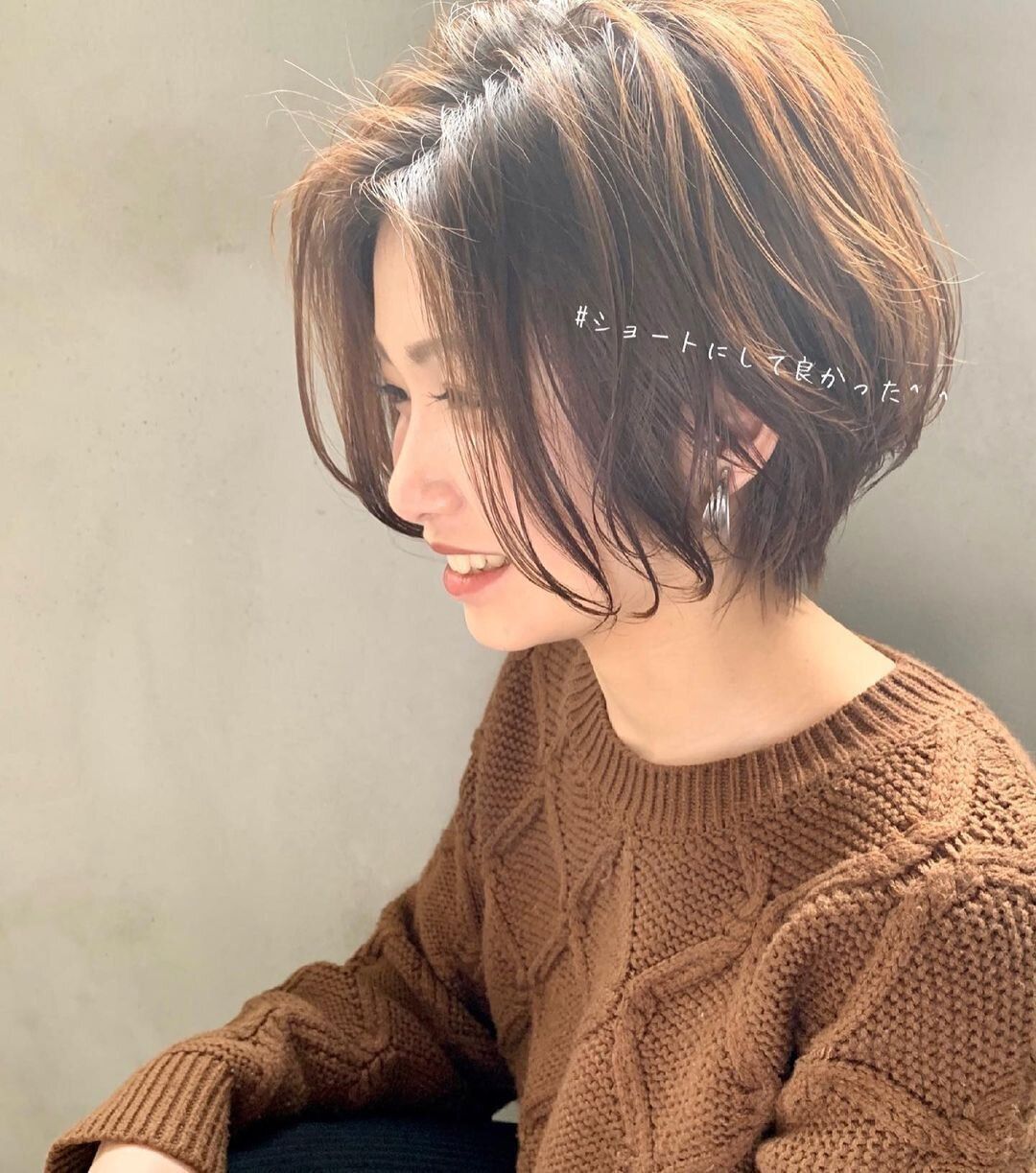 40代女性にもおすすめ!小顔効果もバッチリ!ウェーブショートで簡単ひし形シルエット