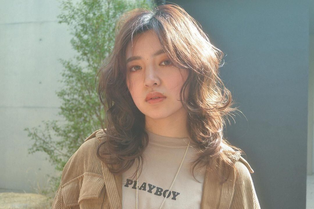 40代女性にもおすすめ!小顔効果もバッチリ!ウェーブでひし形シルエットを意識!