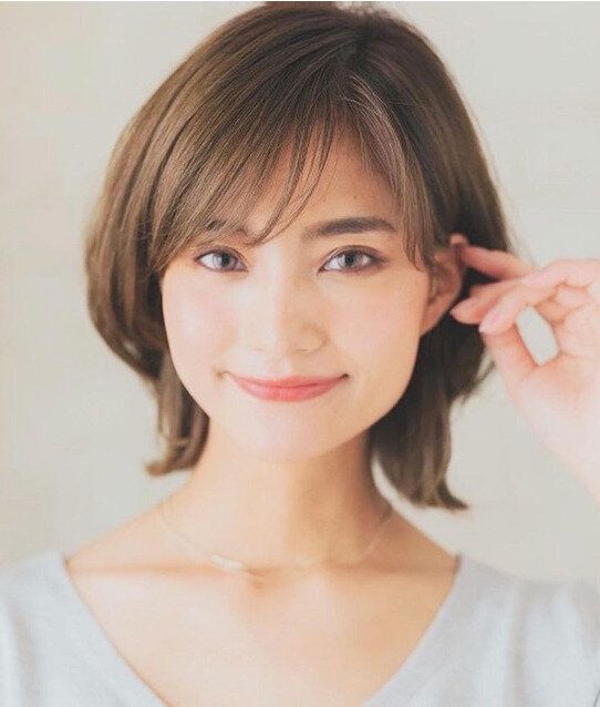 耳掛けでスッキリ!大人の似合わせショートボブ