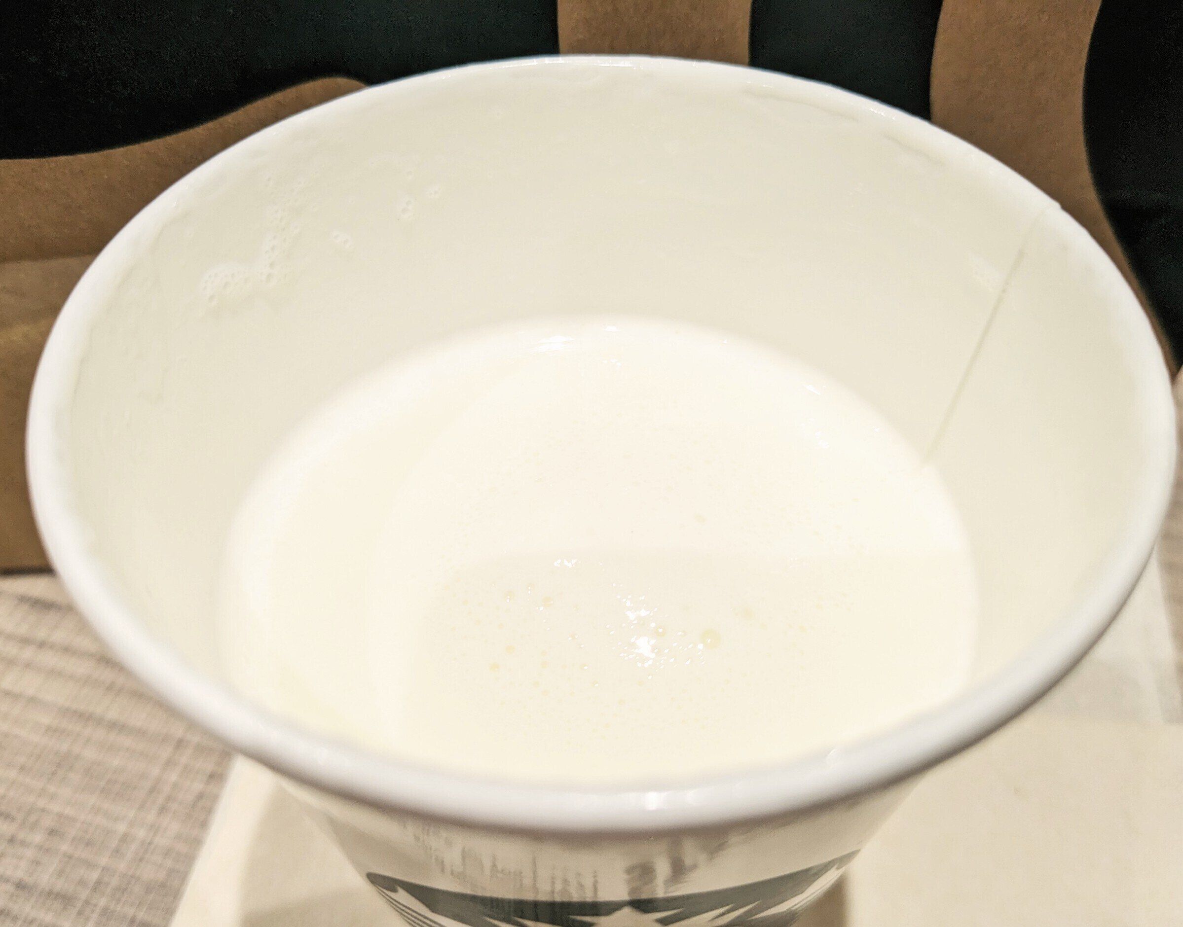 スターバックス　ホワイホットチョコレート