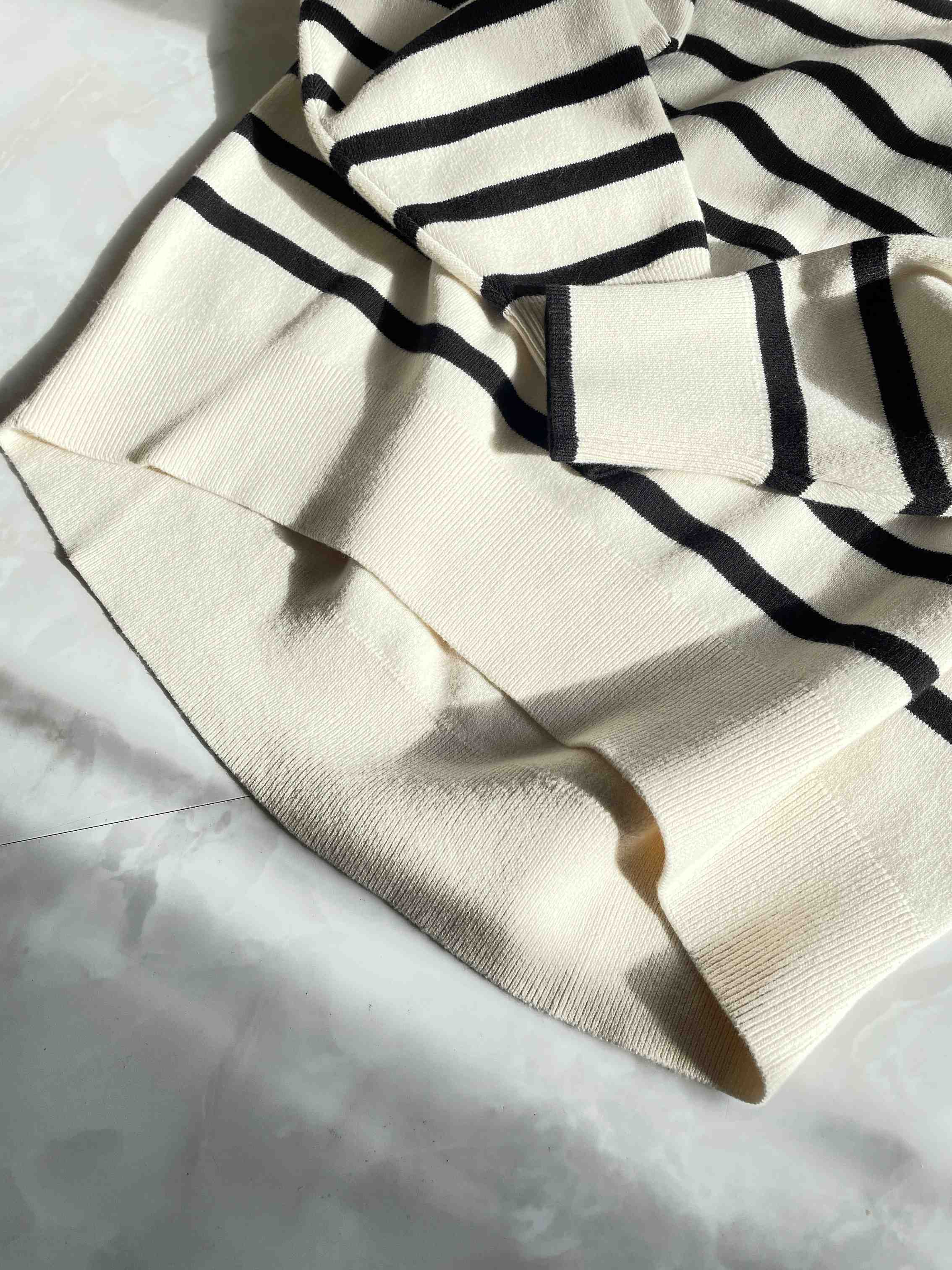 スムースコットンリラックスボーダークルーセーター（長袖）