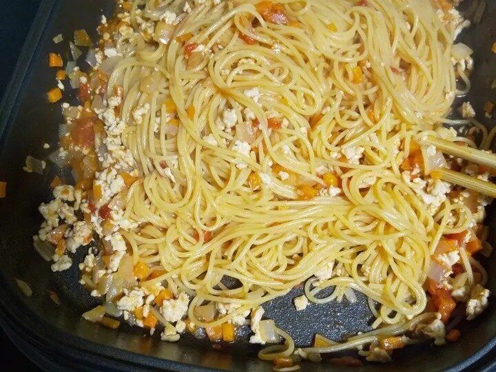 ホットプレートで作るぶっこむだけパスタ